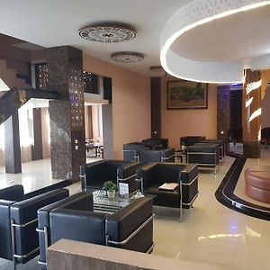 Capital O 93263 Linge Land Hotel